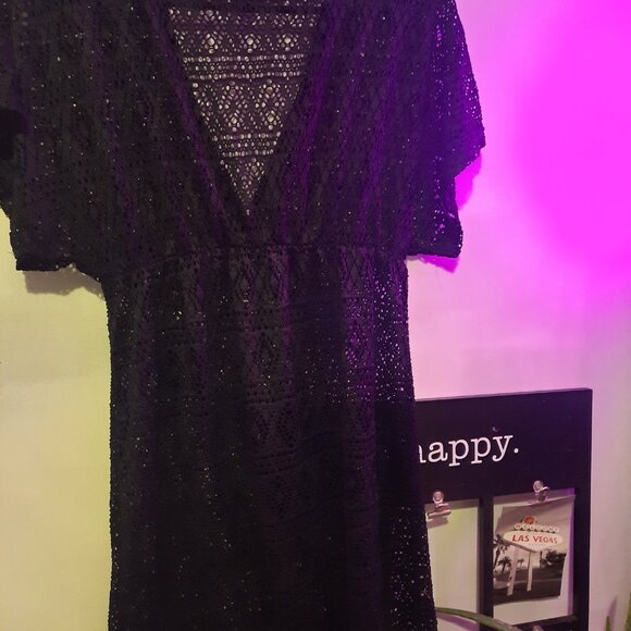 Beach wear coverups - Picture 2 of 2